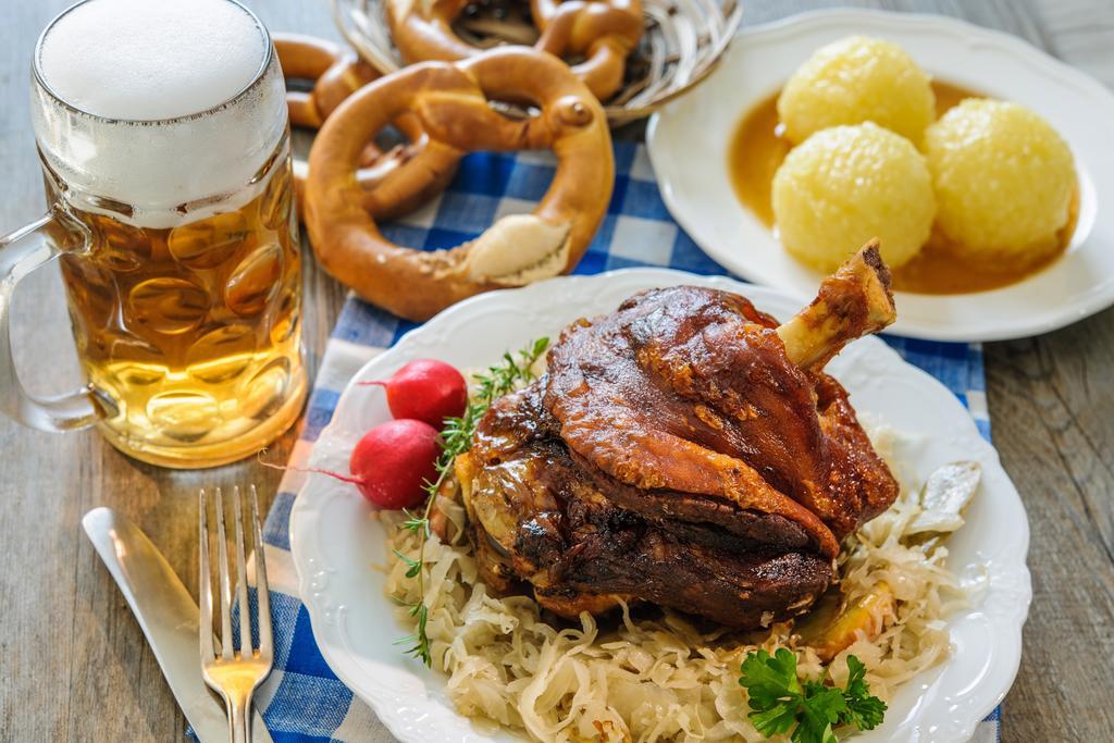 Windorf  Hotel Restaurant Zum Goldenen Anker Mit Hallenbad & Wellnessbereich מראה חיצוני תמונה