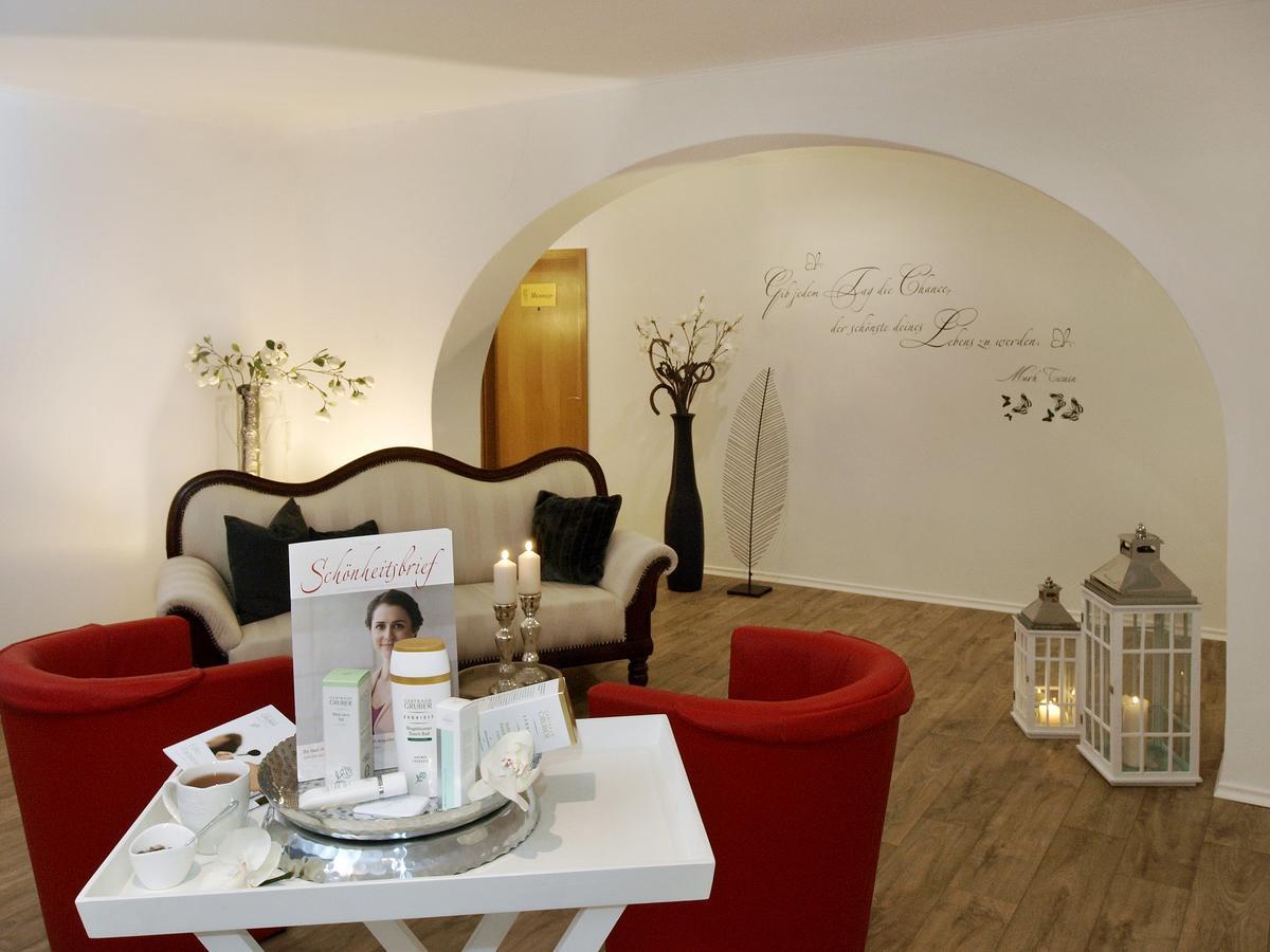 Windorf  Hotel Restaurant Zum Goldenen Anker Mit Hallenbad & Wellnessbereich מראה חיצוני תמונה